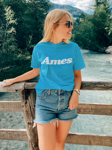 Retro Chic: Teal-Colored Vintage-Style Ames Department Stores Shirt!